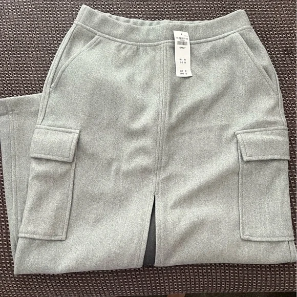 Abercrombie & Fitch Gray Maxi Skirt NWT - Picture 1 of 1
